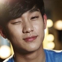 金秀賢的幕後花絮