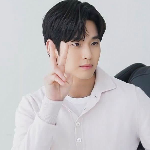 Behind-the-scenes cut of Kim Soohyun