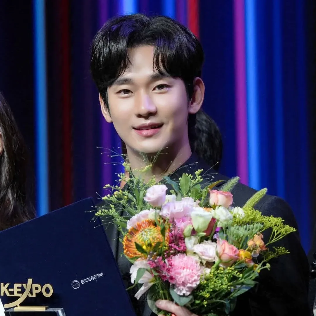Behind-the-scenes cut of Kim Soohyun