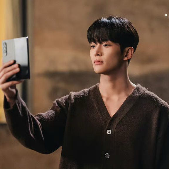 Cuplikan di balik layar dari Rowoon