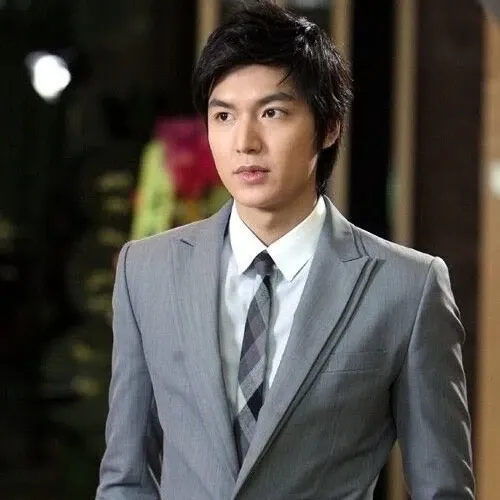 Recent activity shot of Lee Minho