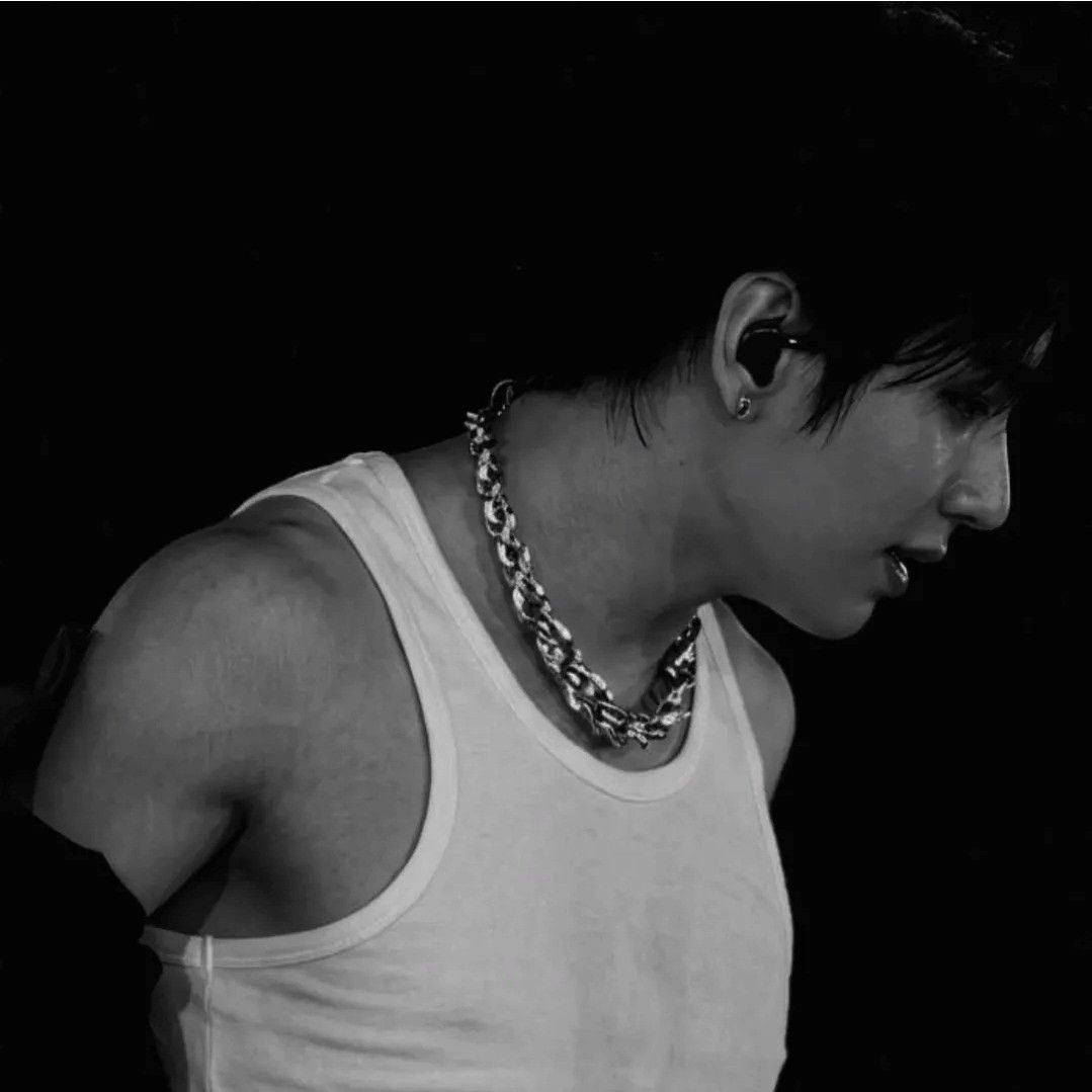 Latest photo of Kim Taehyung (V)