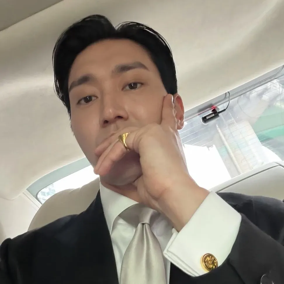 Behind-the-scenes cut of Choi Siwon