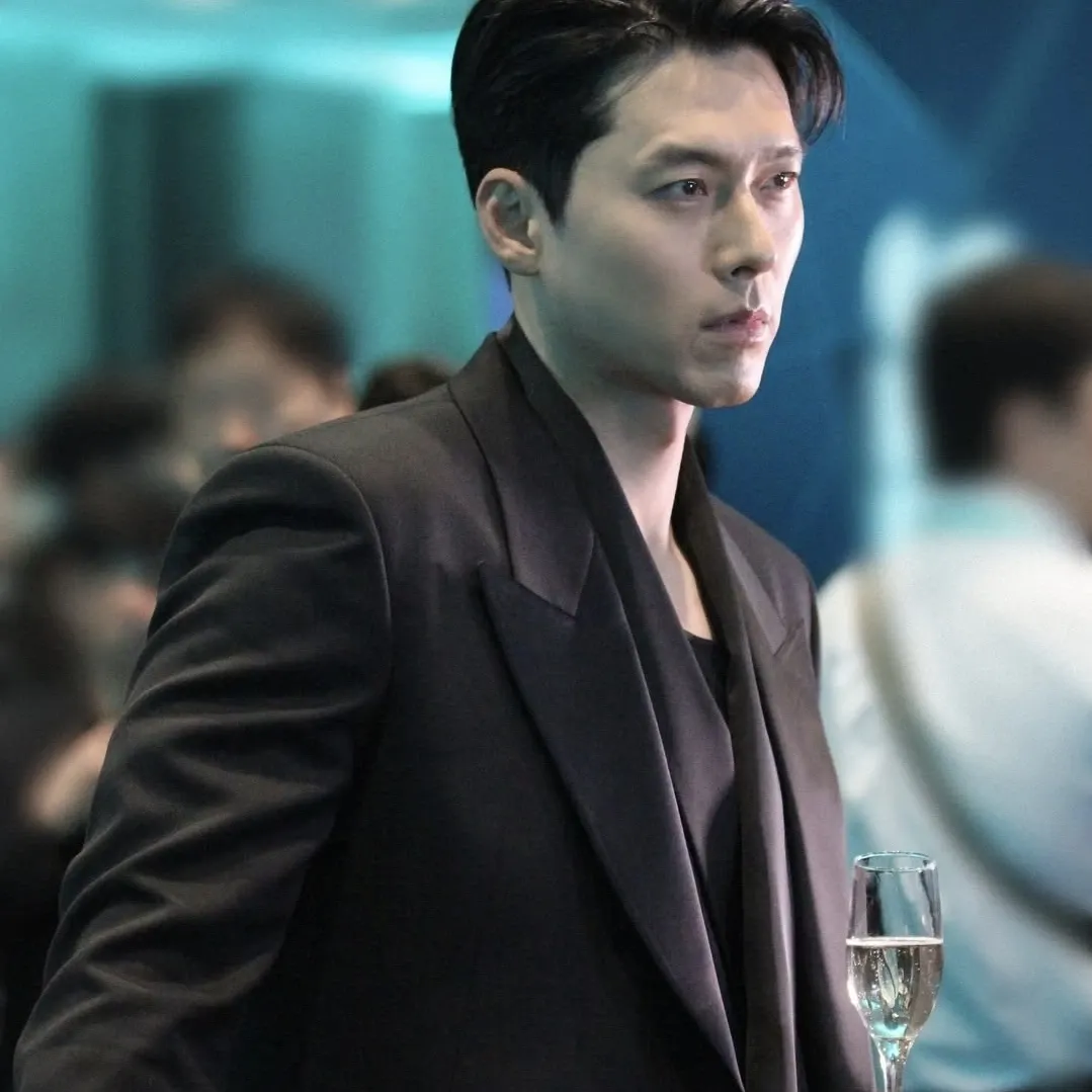 Foto terbaru dari Hyun Bin