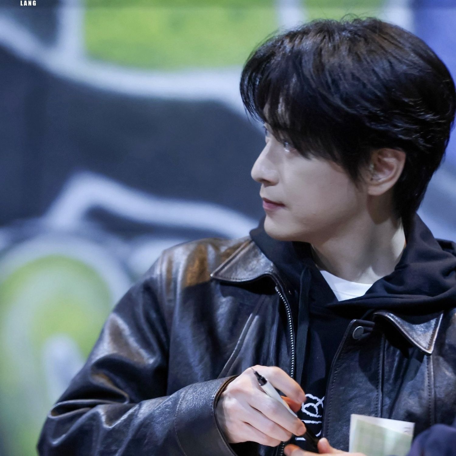 A moment captured by a fan of Lee Joonhyuk