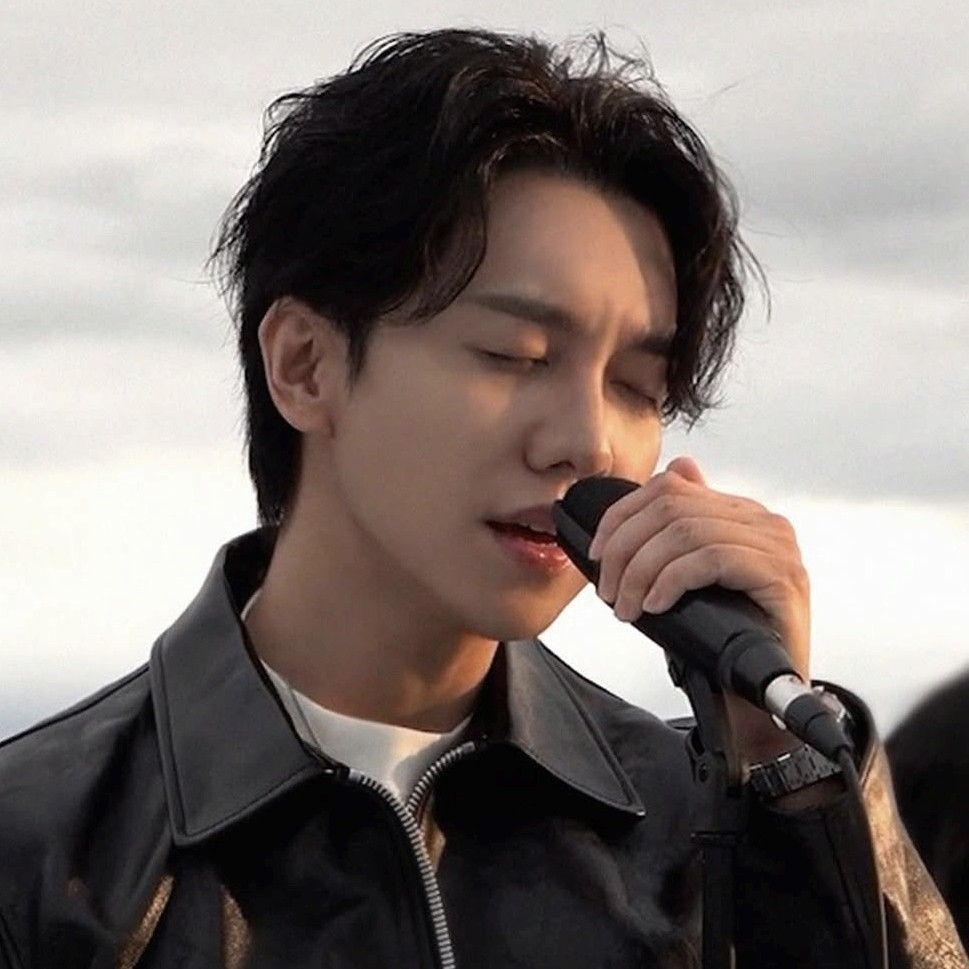 Foto kegiatan terbaru dari Lee Seunggi