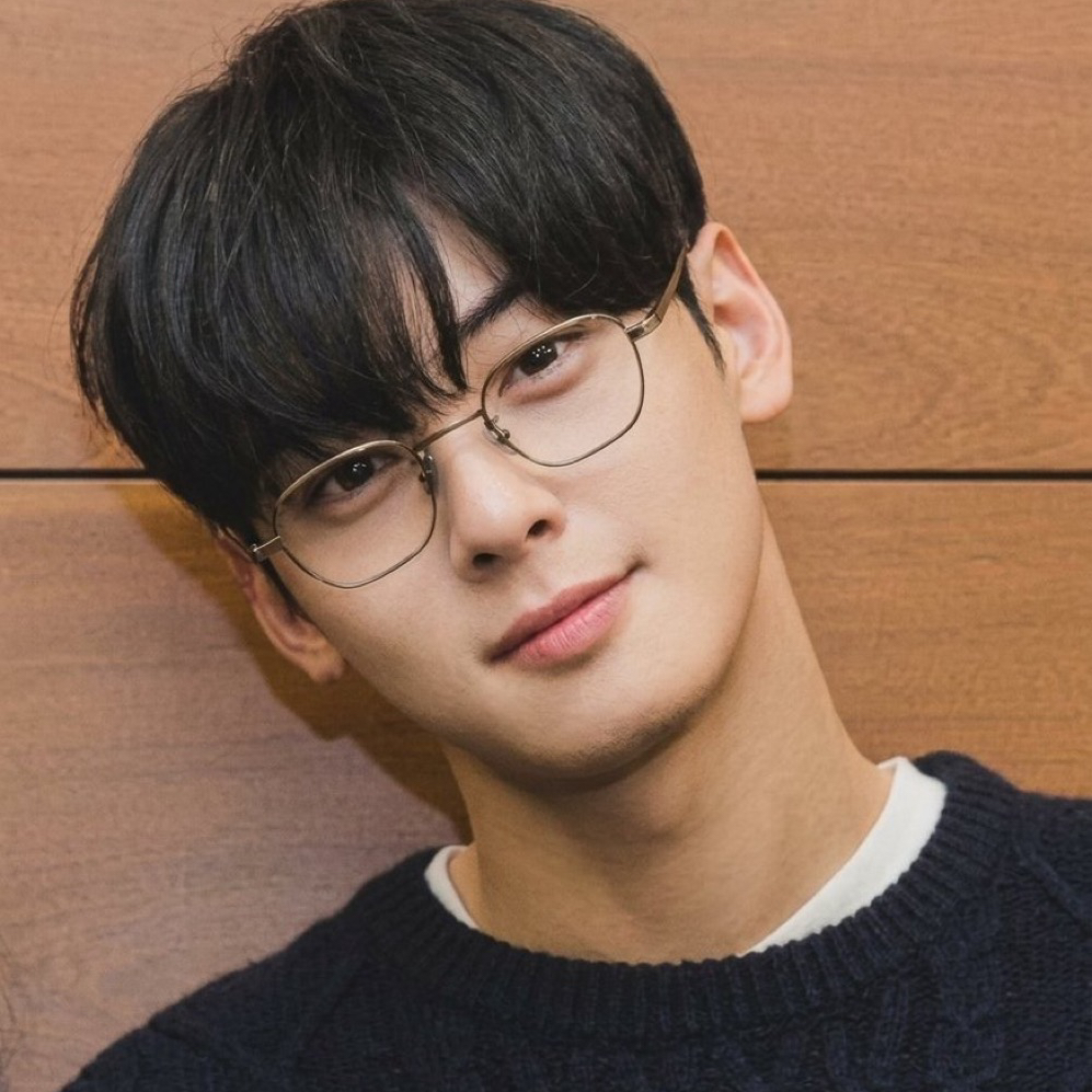 Behind-the-scenes cut of Cha Eunwoo