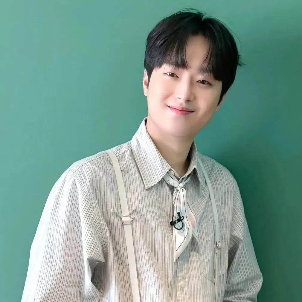 Foto terbaru dari Lee Chanwon