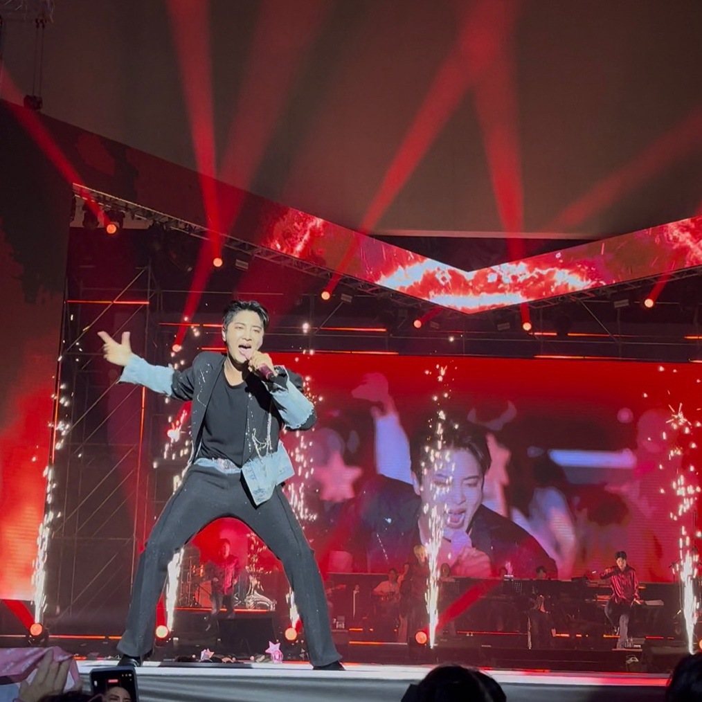 A moment captured by a fan of Hwang Yunsung