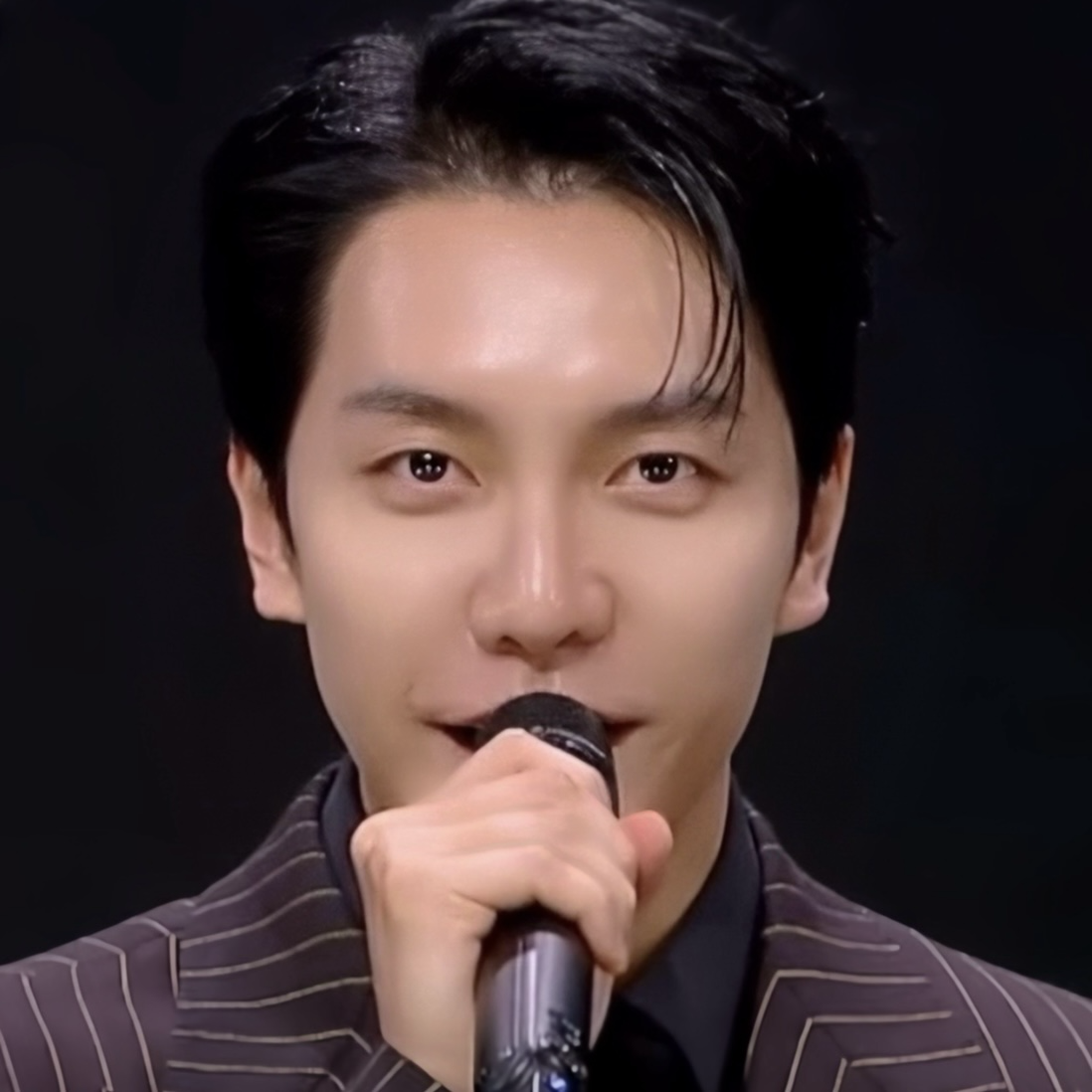 粉丝拍下的李升基瞬间