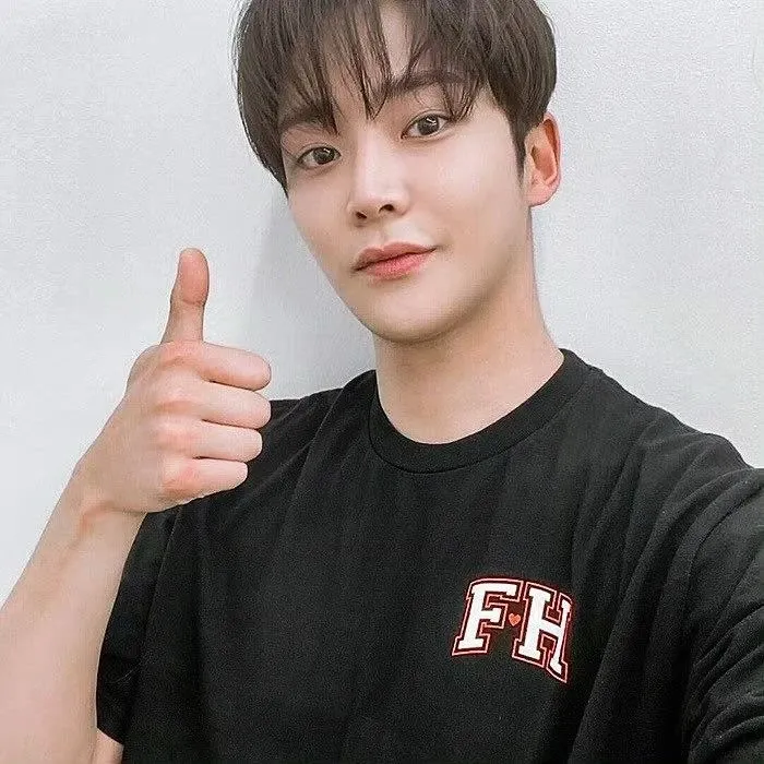 Momen yang diabadikan oleh penggemar Rowoon