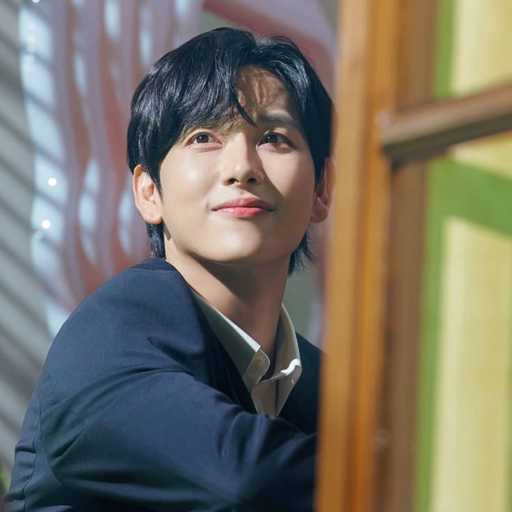 イム・シワンの最近の活動ショット