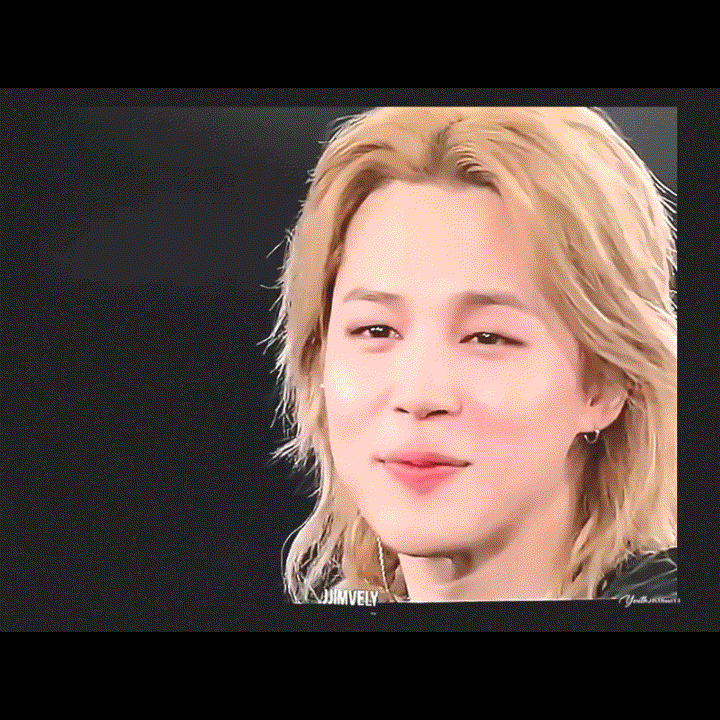 Behind-the-scenes cut of Ha Jimin