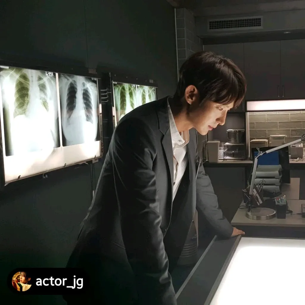 A moment captured by a fan of Lee Joongi