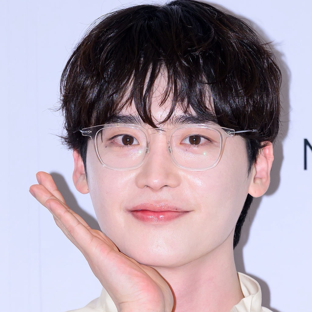 李鍾碩的最新照片