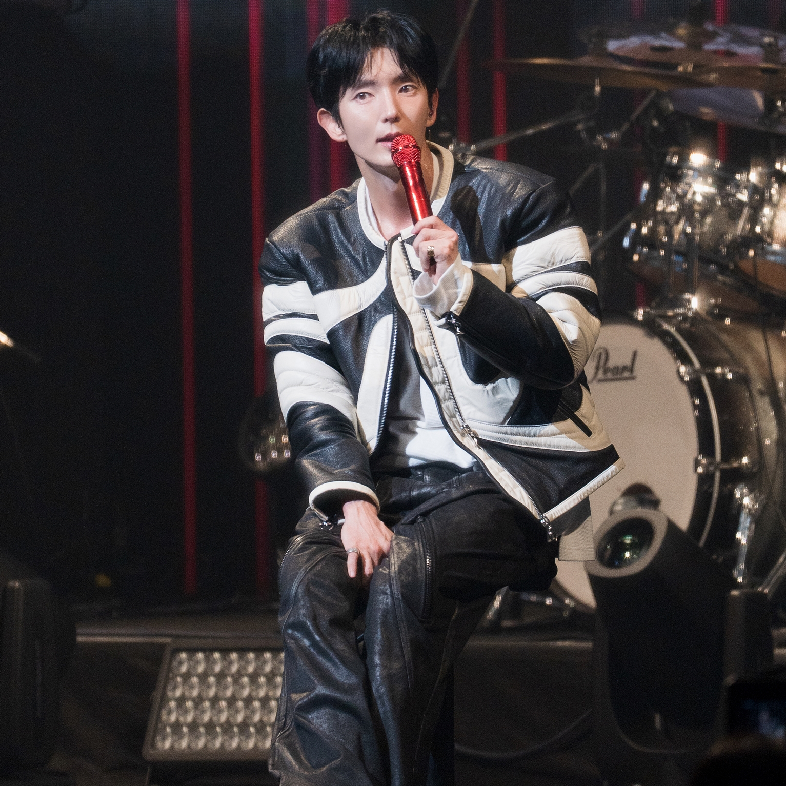 Behind-the-scenes cut of Lee Joongi