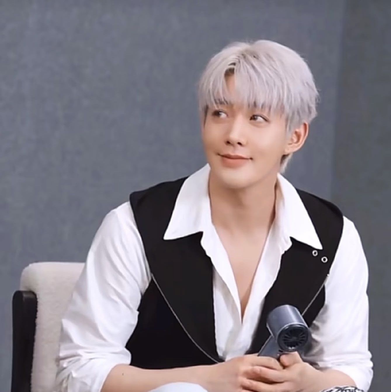 Behind-the-scenes cut of Deng Wei