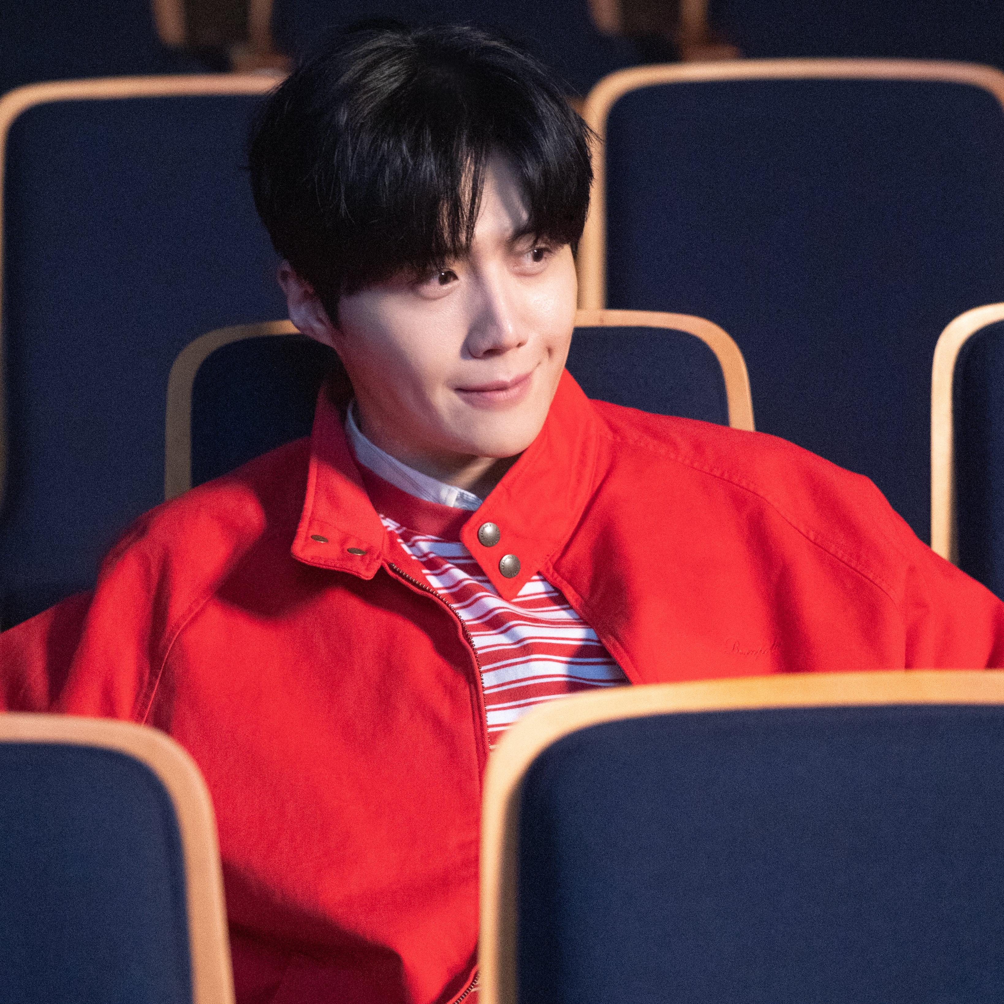 Behind-the-scenes cut of Kim Seonho