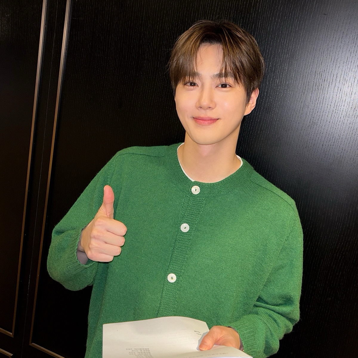 Behind-the-scenes cut of Suho