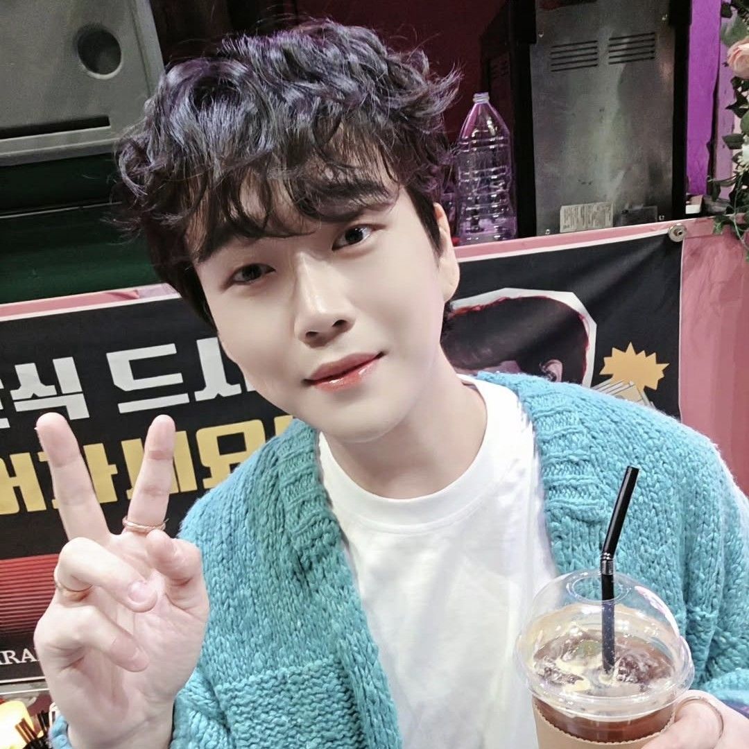 A moment captured by a fan of Hwang Youngwoong