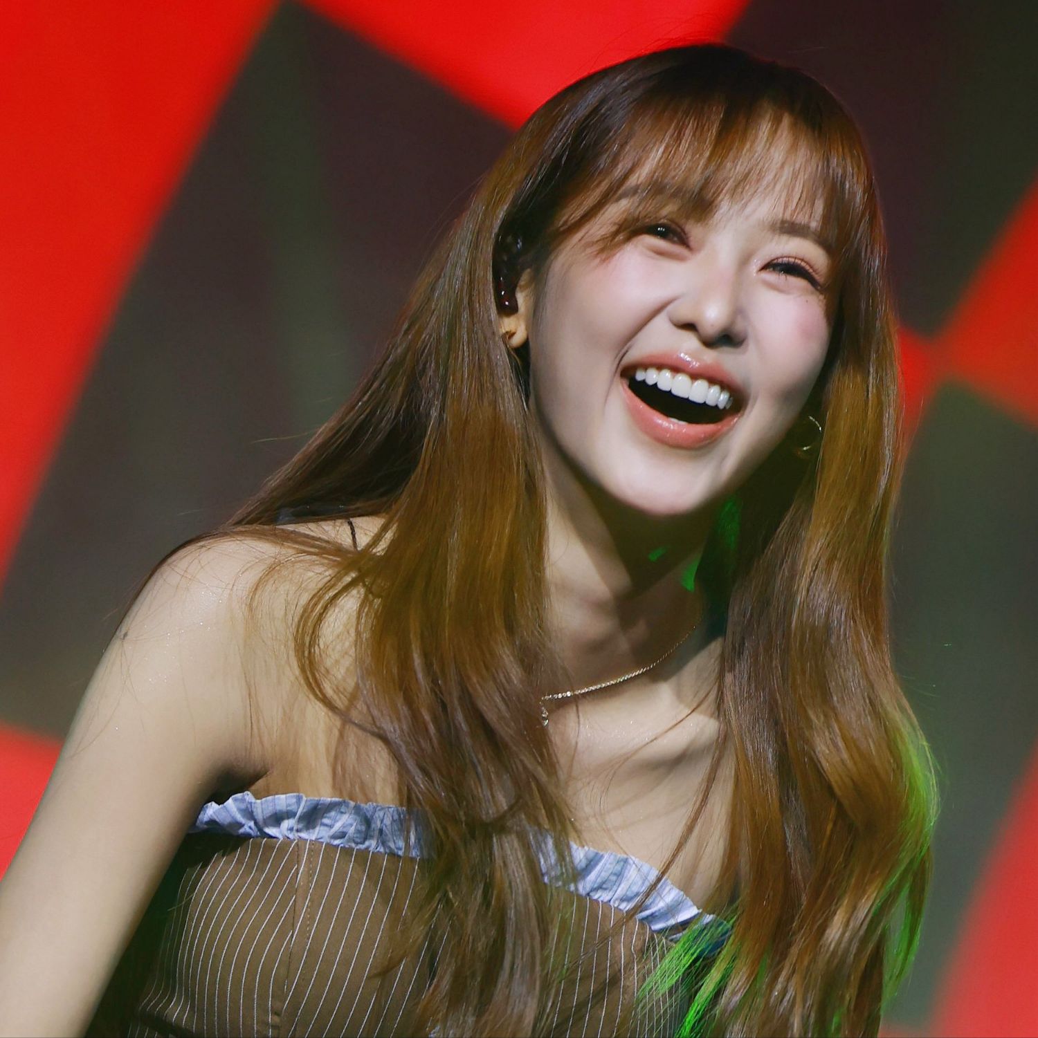 A moment captured by a fan of Film Rachanun Mahawan