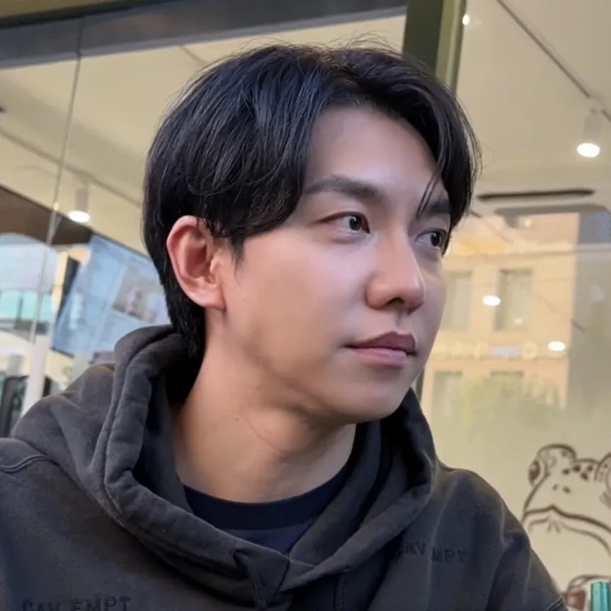 Foto kegiatan terbaru dari Lee Seunggi