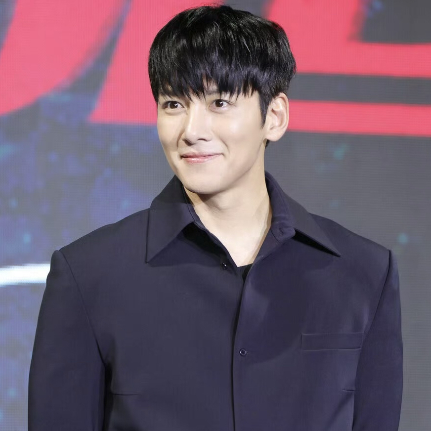 チ・チャンウクの最近の活動ショット