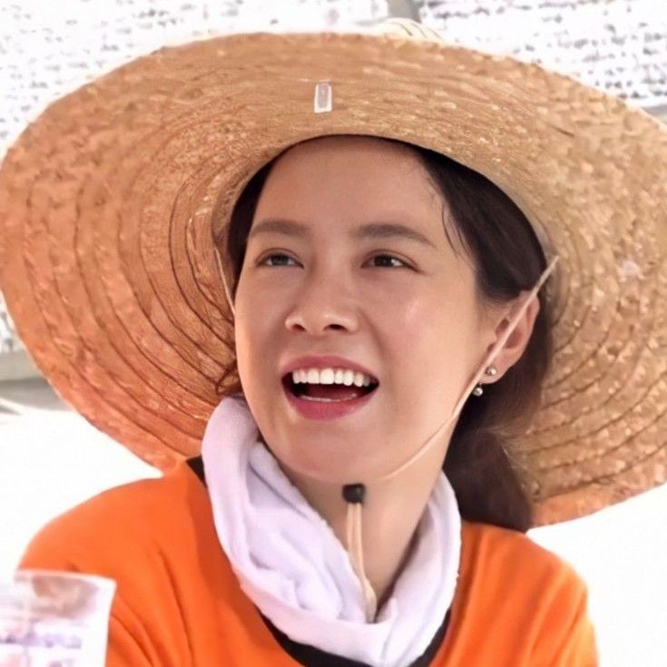 Momen yang diabadikan oleh penggemar Song Jihyo