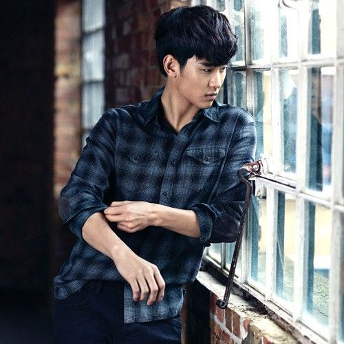 粉絲拍下的金秀賢瞬間