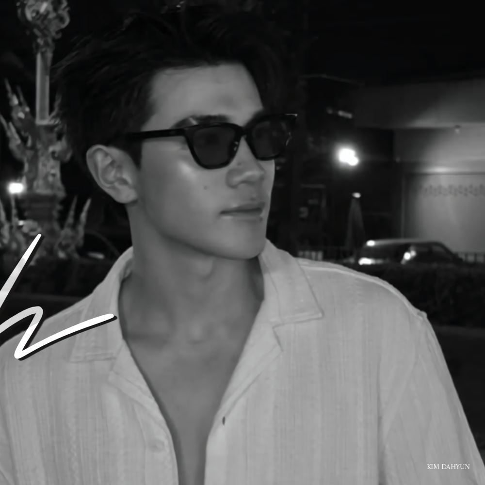 A moment captured by a fan of Fourth