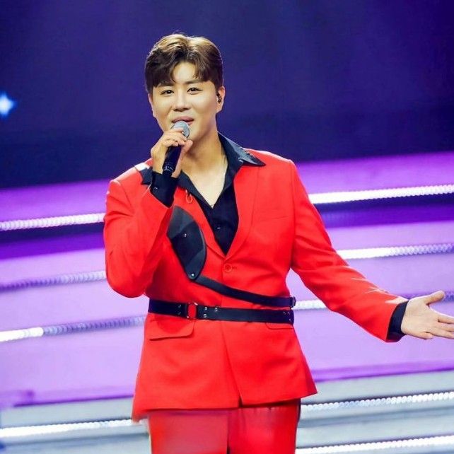 チン・ヘソンのビハインドカット