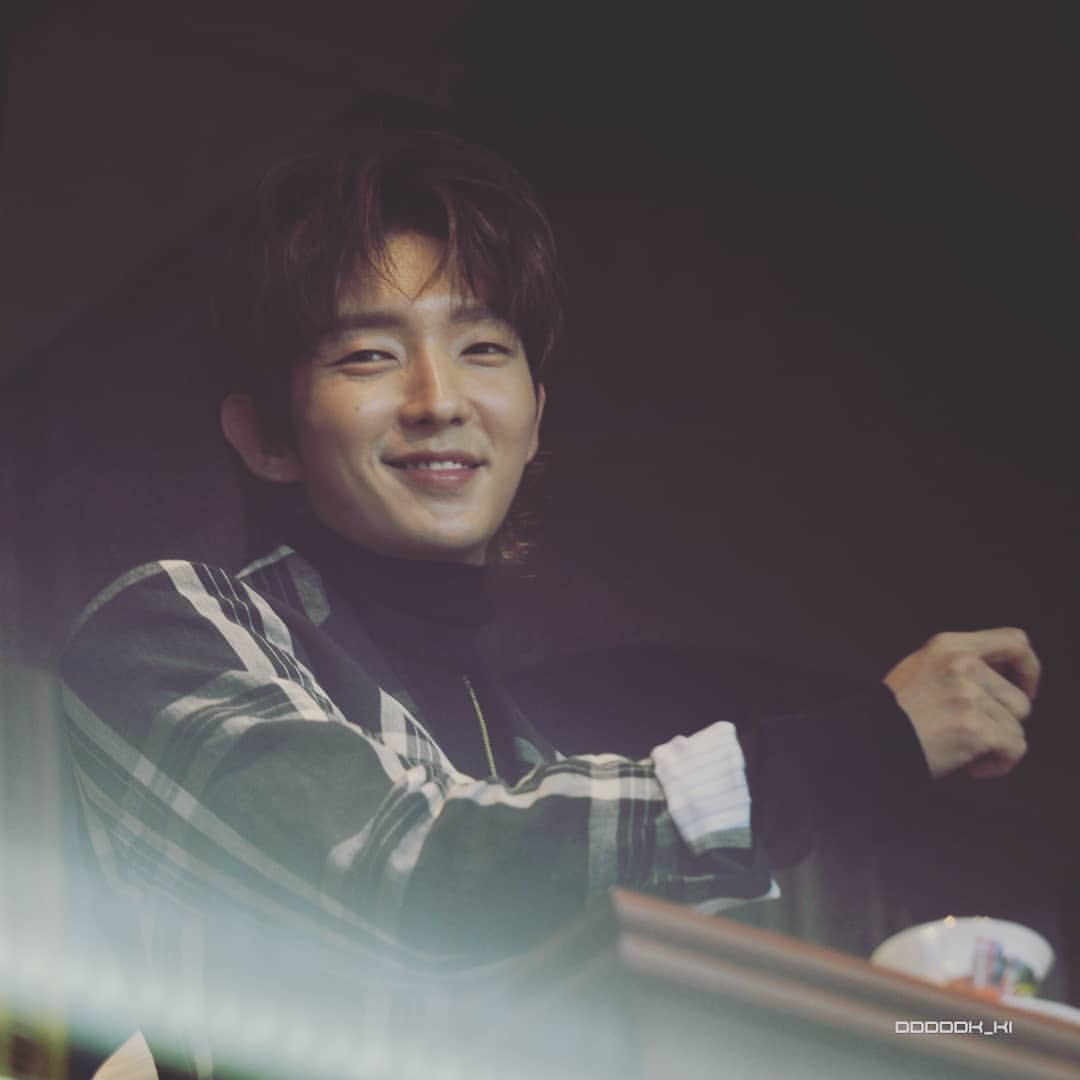 Behind-the-scenes cut of Lee Joongi