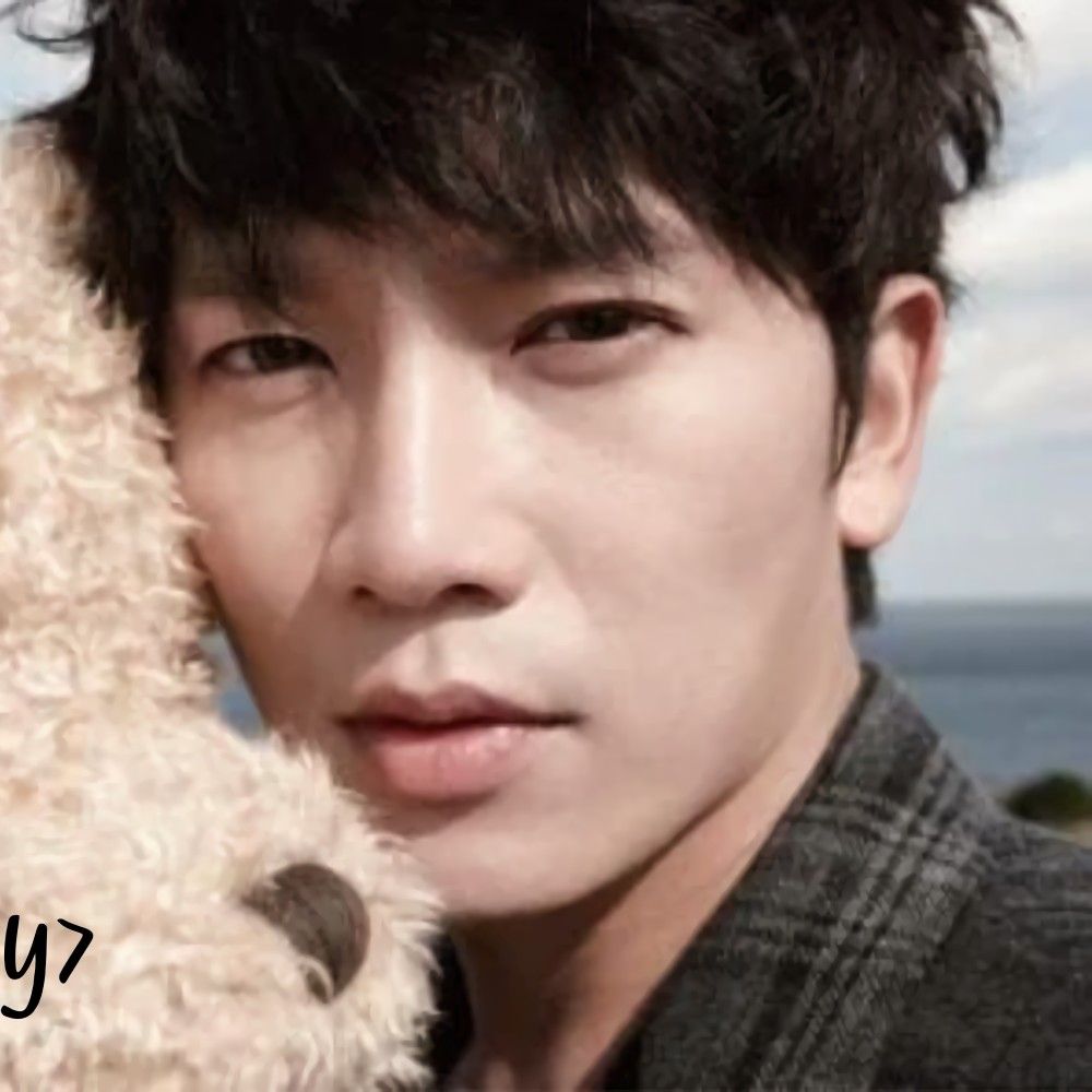 Recent activity shot of Ji Sung