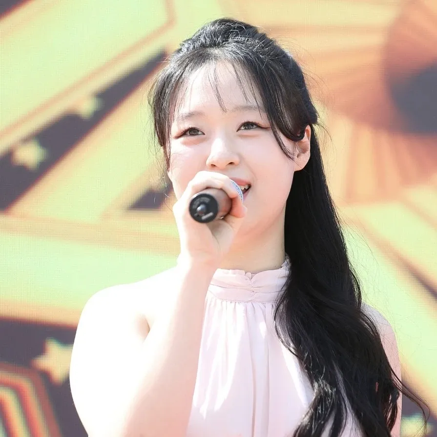 Recent activity shot of Chae Suhyeon