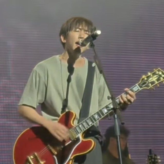 Recent activity shot of Lee Seungyoon