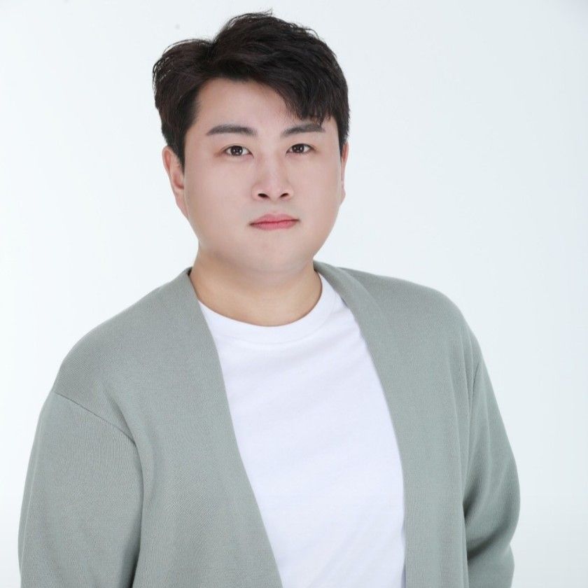 粉絲拍下的金浩中瞬間