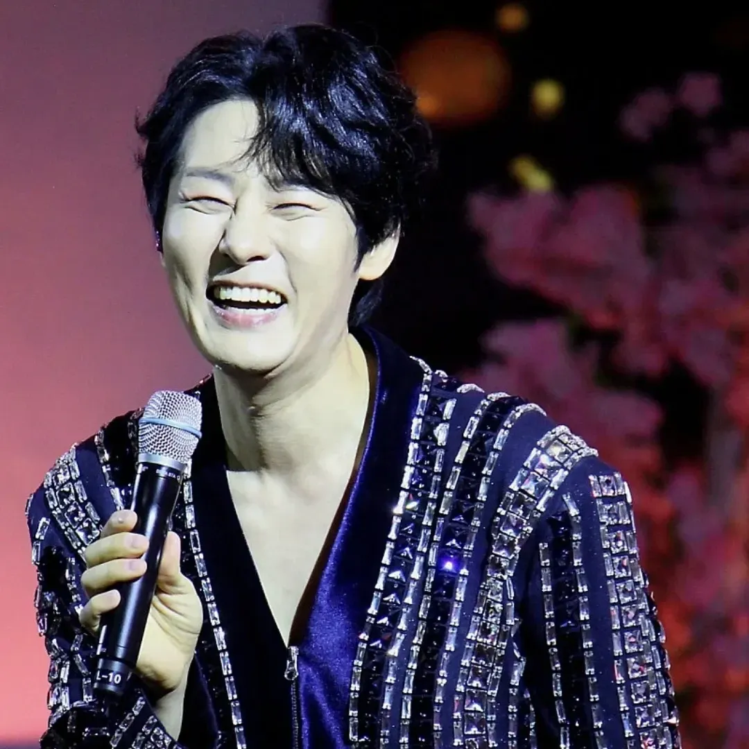 A moment captured by a fan of Kang Moonkyung