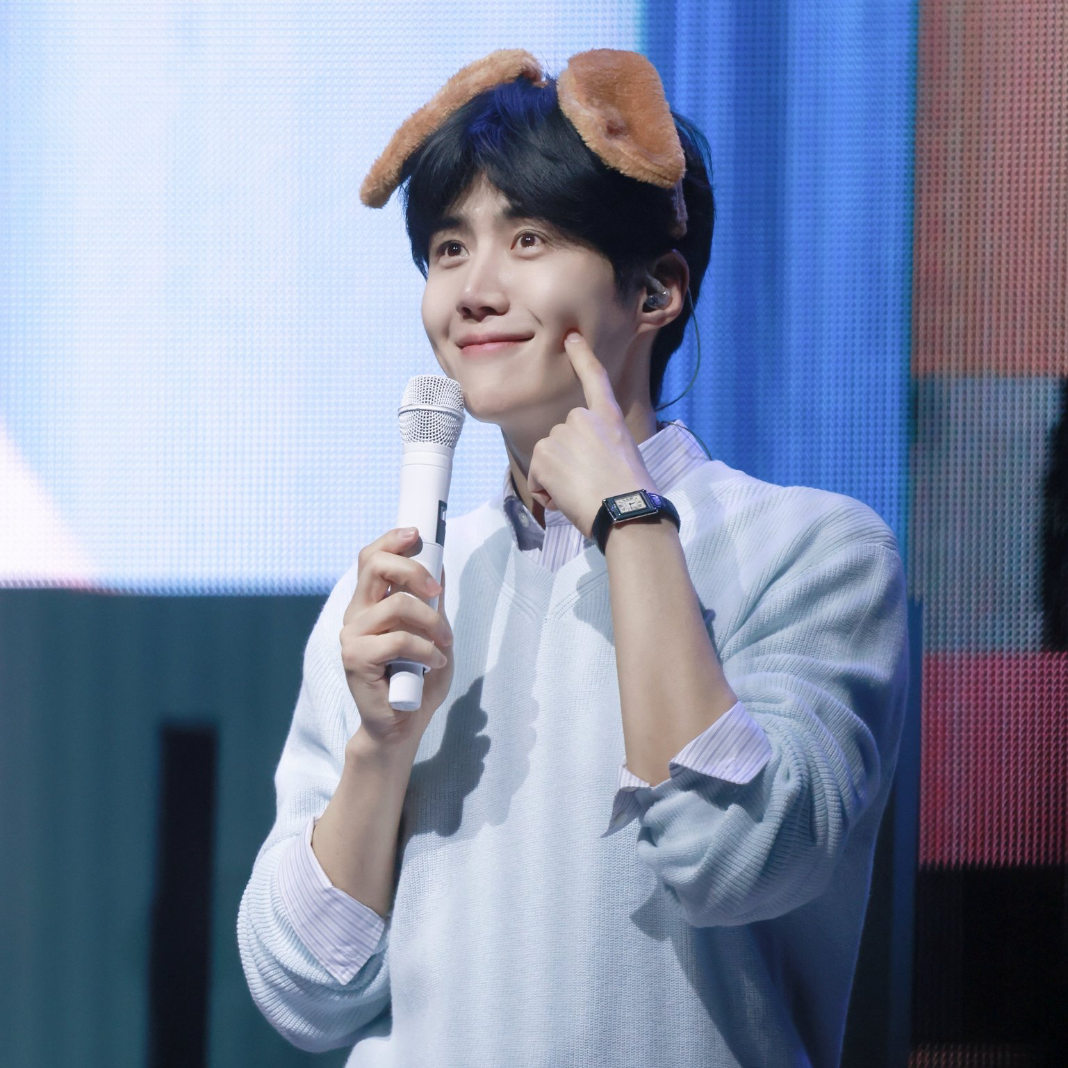 Behind-the-scenes cut of Kim Seonho