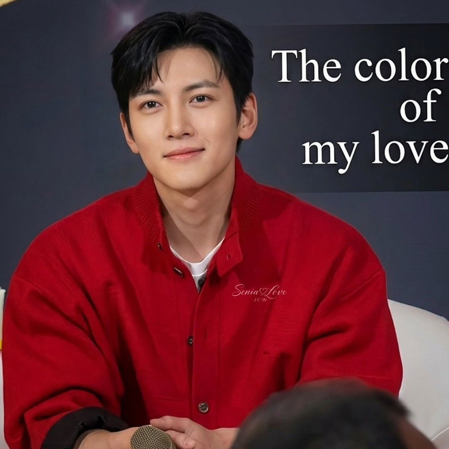 粉丝拍下的池昌旭瞬间