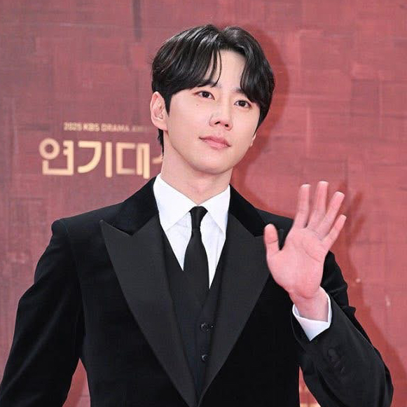 Recent activity shot of Lee Junyoung