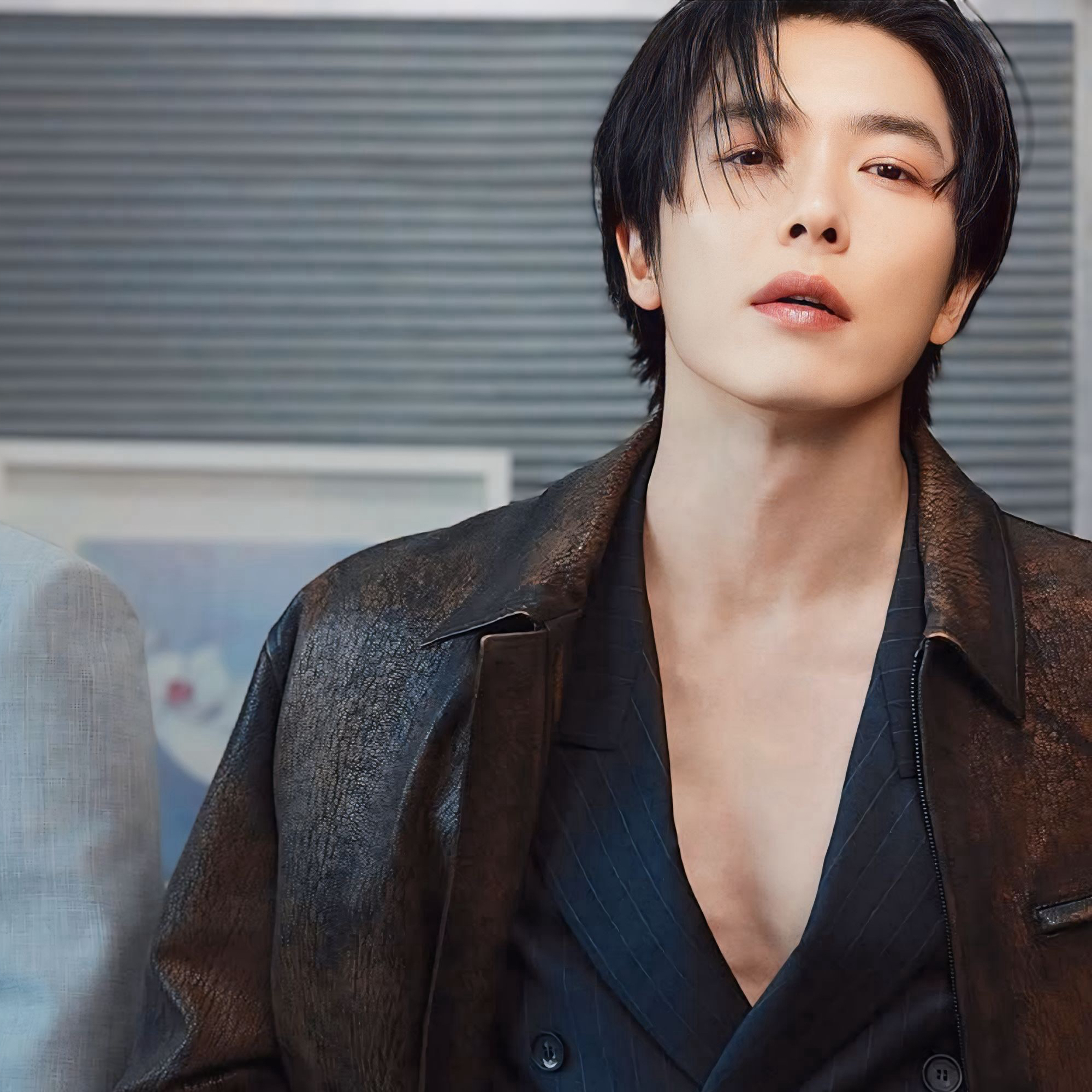 Behind-the-scenes cut of Kim Jaewook