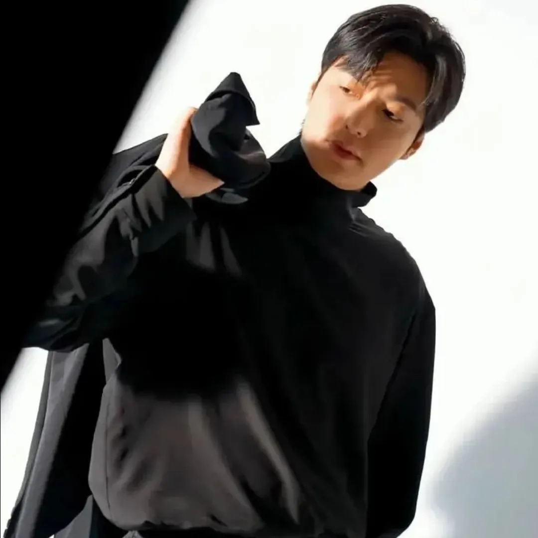 Recent activity shot of Lee Minho