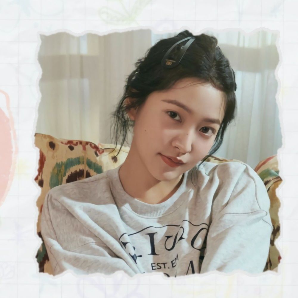 A moment captured by a fan of Yeri (1999)