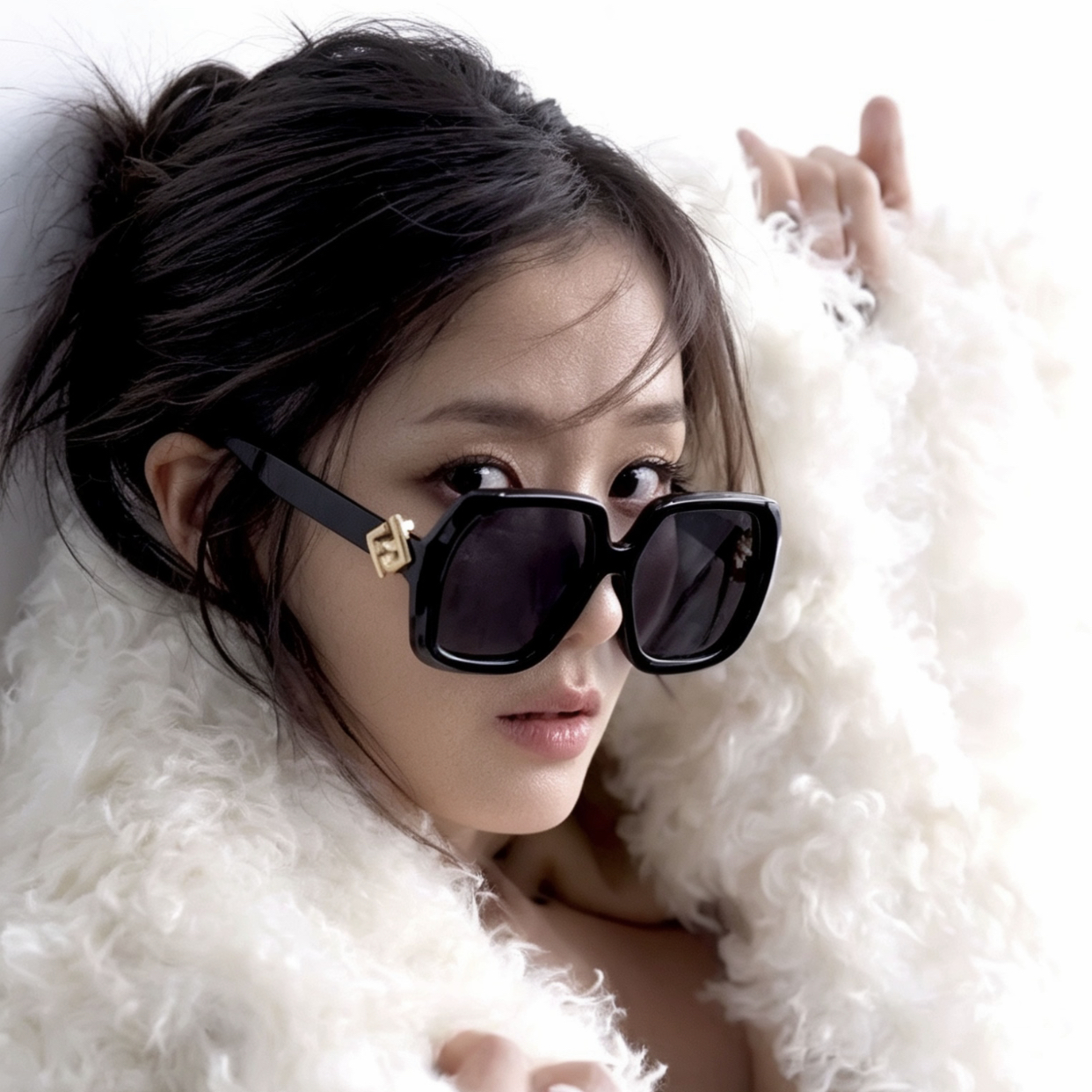 Behind-the-scenes cut of Kim Hyeyoon