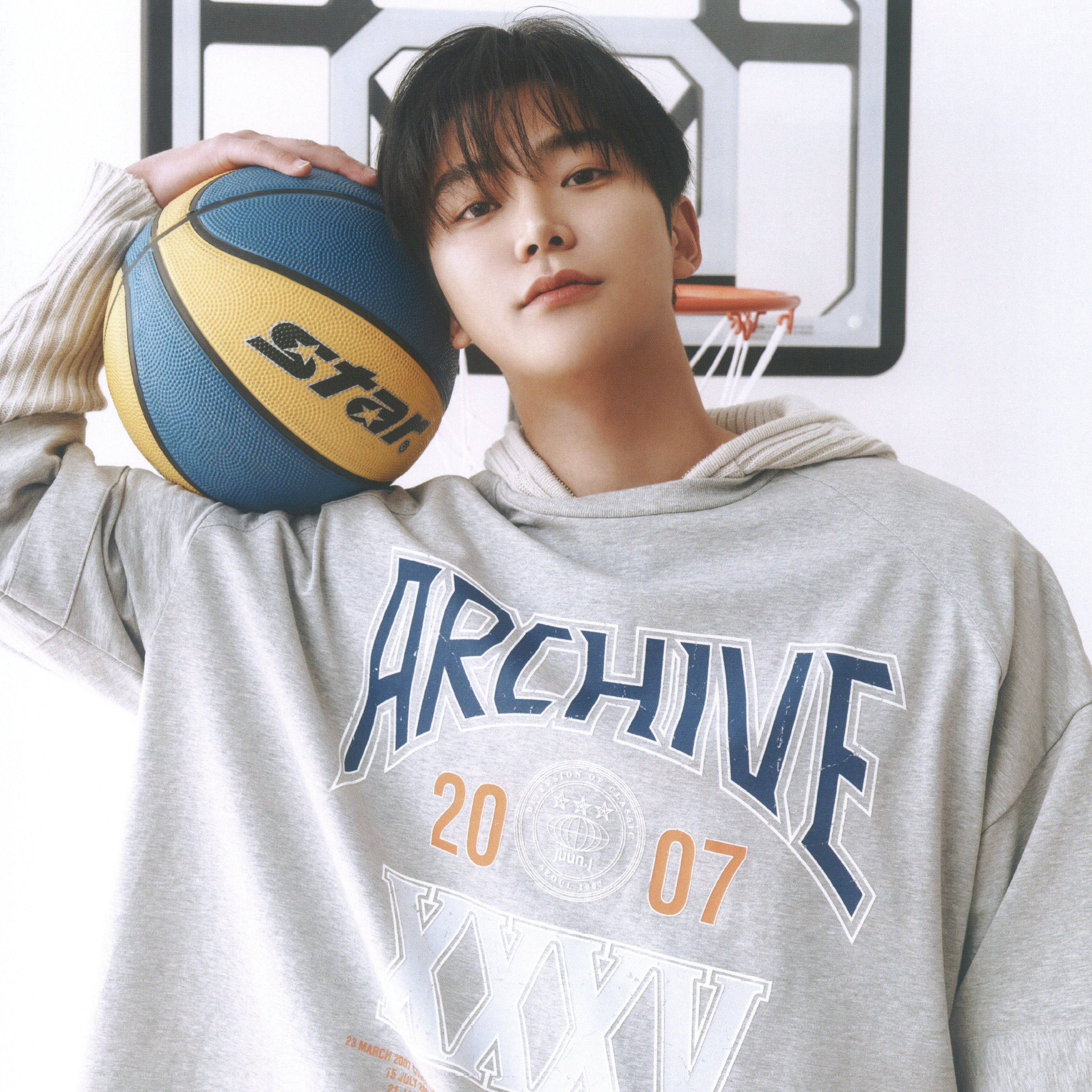 Foto terbaru dari Rowoon