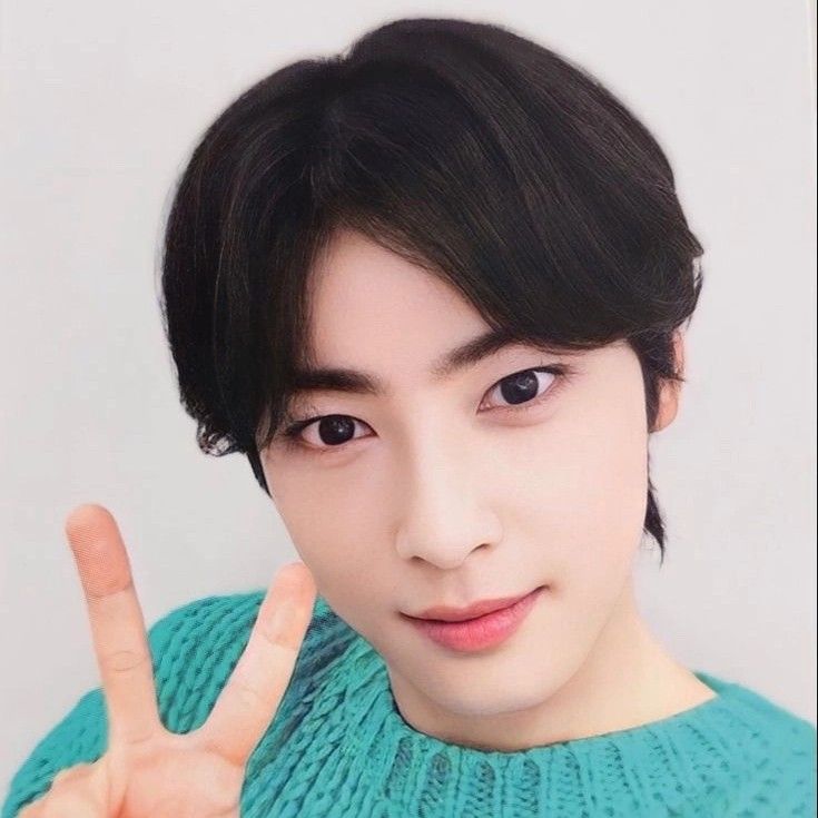 Latest photo of Cha Eunwoo