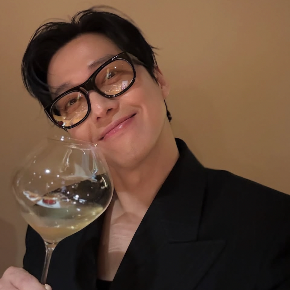 Behind-the-scenes cut of Namkoong Min
