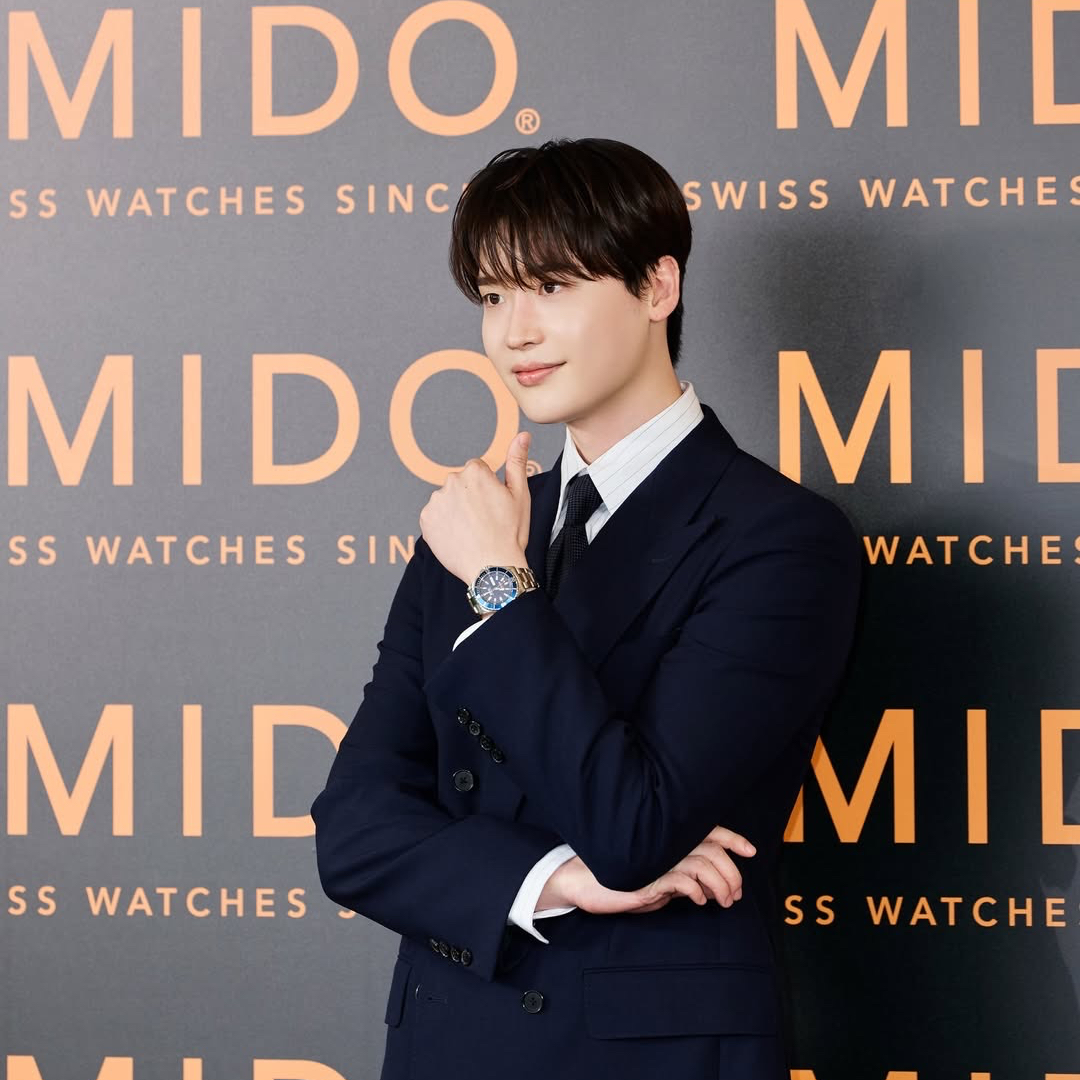 A moment captured by a fan of Lee Jongsuk