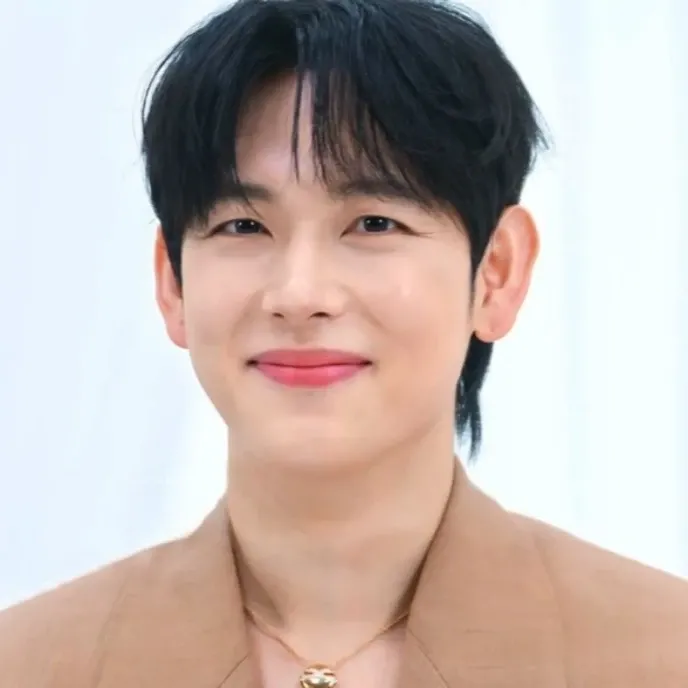 Recent activity shot of Yim Siwan
