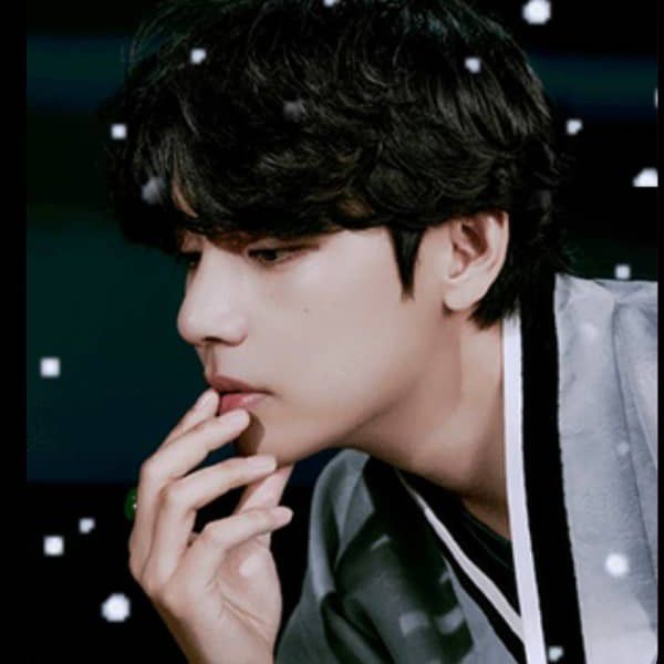 Latest photo of Kim Taehyung (V)